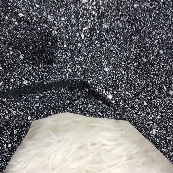 Lululemon Lead The Pack Tight 28" Luminesce Splatter White Black - Picture 3 of 7